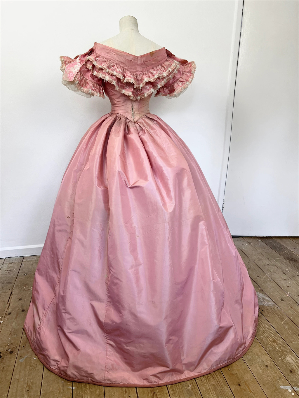 1850s 1860s Victorian Dancing  - Women'S Formal Wear For Wedding avaliação e preço
